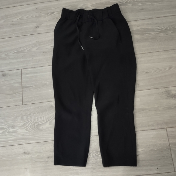 Lululemon on the fly crop pants - Picture 6 of 11